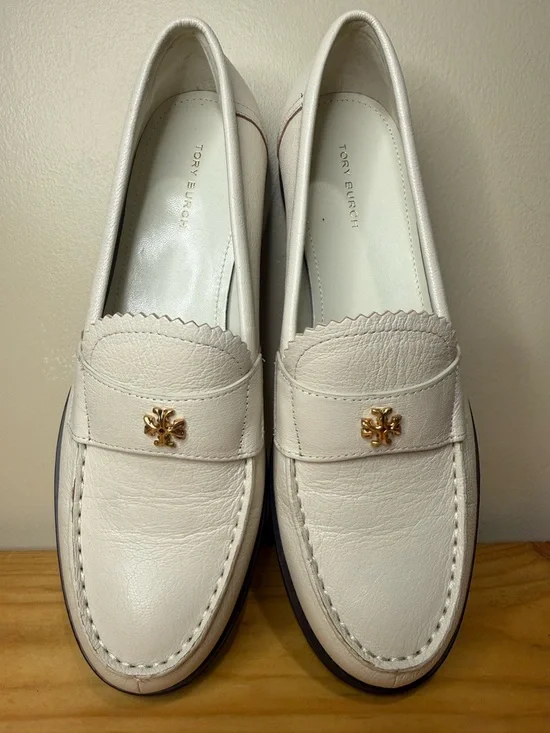 Tory Burch | Classic Slip On Double T Scalloped Leather Loafer in New Ivory 7.5 - Picture 1 of 13